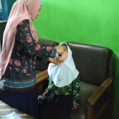 Peduli Kesehatan: Siswa -Siswi MIN 1 Bengkulu Tengah Ikut Imunisasi untuk Cegah Virus Polio