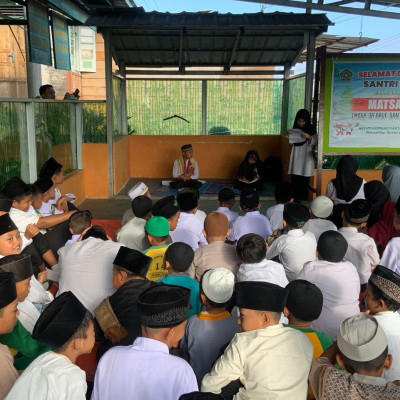 Melatih Mental Siswa , MIM Muhammadiyah 14 Talang Ulu Rutin Adakan Muhadharah Jum'at di Akhir Bulan