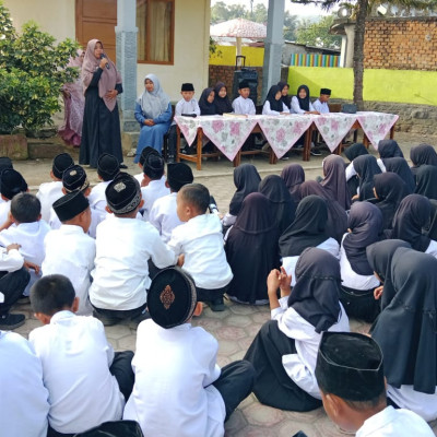 Penyuluh KUA Selupu Rejang Jalankan Program IMTAQ : Tingkatkan Nilai Keimanan dan Ketaqwaan di Kalangan Pelajar