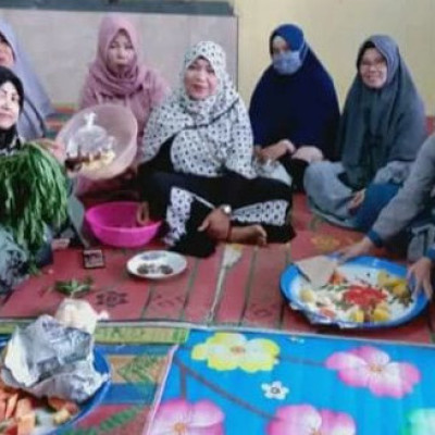 Perayan Sedekah Bumi : PAI Curup Selatan Bersama Ibu-Ibu Desa Rimbo Recap Masak Bersama