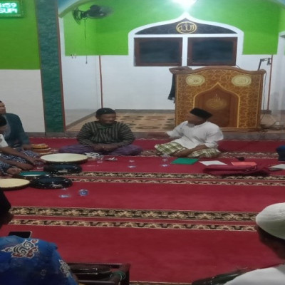 Penyuluh Agama Islam KUA Kecamatan Sukaraja Latihan Hadrah  Di Masjid Al-Ihklas Desa Niur