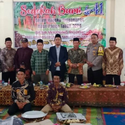 Hadiri Sedekah Bumi, Kepala KUA Kecamatan Sindang Dataran Ajak Masyarakat Selalu Bersyukur