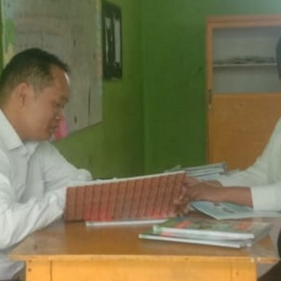 Tingkatkan Kualitas Pengajaran dan Profesionalisme Guru , Kepala MIN 2 Rejang Lebong Gelar Pembinaan Guru Kelas