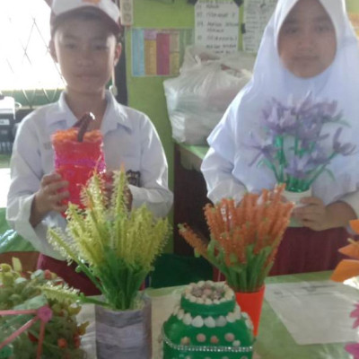 Dengan Tema "Gaya Hidup Berkelanjutan" , Siswa Kelas 4 MIS GUPPI 12 Lubuk Kembang Laksanakan Kegiatan P5PPRA