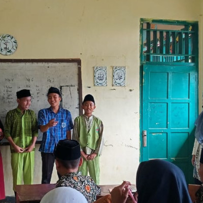 Pelaksanaan P5P2RA, Kelas VII B MTsN 2 Kobe Belajar Pengenalan Demokrasi