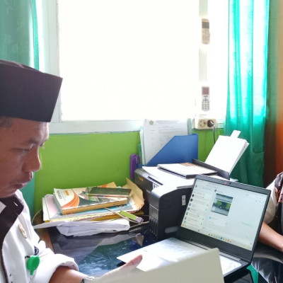 Koordinasi Administrasi, Staff KUA Kecamatan Sukaraja Kunjungi Kasi Bimas Islam Kemenag Kabupaten Seluma