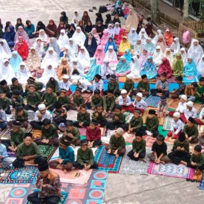 Tingkatkan Kesadaran Sholat Sejak Dini, MIN 2 Rejang Lebong Laksanakan Sholat Dhuha Berjamaah