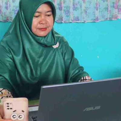 Guru MIN 1 Rejang Lebong Antusias Tingkatkan Kompetensi Lewat Pelatihan MOOC Pintar Kemenag