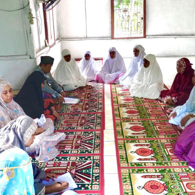 Penyuluh Agama KUA Seluma Timur Mengisi Pengajian Tentang Keutamaan Sedekah Di Majelis taklim Ar-rahmah