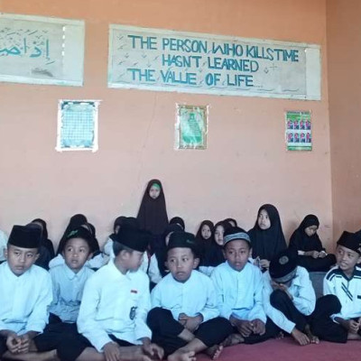 Tumbuhkan Rasa Percaya Diri Peserta Didik, MIS Ar-Rahmah Gelar Kegiatan Muhadharah