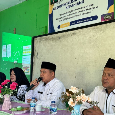 Kakan Kemenag Kepahiang Buka Acara KKG MI 0009, Sampaikan Tujuan Pembangunan Kementerian Agama Bidang Pendidikan