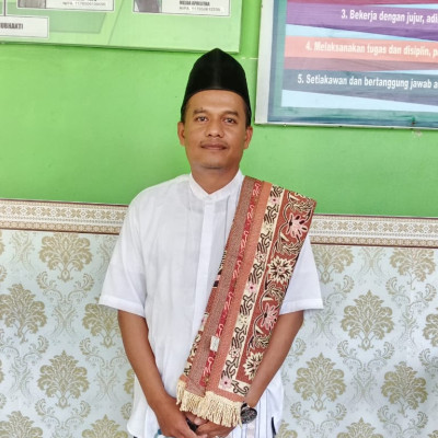 Penghulu KUA Kecamatan Air Periukan Sampaikan Khutbah Jum'at Tentang Memperingati Hari Kemerdekaan Negara RI