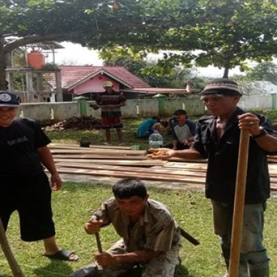 Penyuluh Agama Islam Kecamatan Sukaraja Ikut Gotong Royong Pembuatan Parkiran di Area Masjid Nurul Huida Desa Air Kemuning