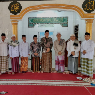 Giat Kagamaan Rutin, KUA Tebat Karai Adakan Safari Jum'at di Masjid Jamik Desa Talang Karet