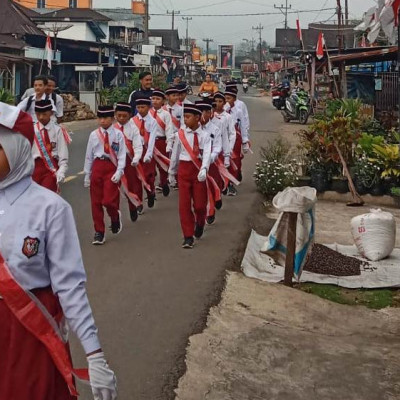 Siswa - siswi MIN 2 Rejang Lebong Kompak Ikuti Lomba Baris - Berbaris Tingkat Kecamatan Binduriang