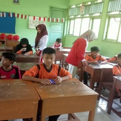 Siswa Kelas V MIN 4 Seluma Mengikuti Gladi AKMI 2024