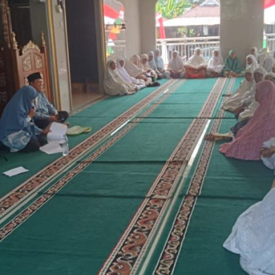 Isi Pengajian di Masjid Nasrullah, Penyuluh Agama Islam KUA Seluma Timur Sampurno S.Sos Sampaikan Cara Mensyukuri Nikmat Kemerdekaan