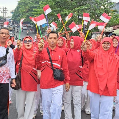 ASN KUA Kecamatan Muara Bangkahulu Meriahkan Jalan Santai HUT ke-79 RI