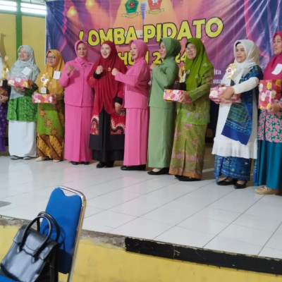 Inspirasi Penuh Makna: PAI KUA Curup Selatan Raih Juara Dua dalam Lomba Pidato 'Wanita dan Pendidikan"