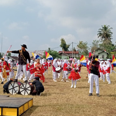 Grup Dram Band Bahana Dwi Jaswara MTsN 2 Rejang Lebong Sukses Menghibur Peserta Upacara Peringatan HUT RI Ke-79 di Desa Barumanis