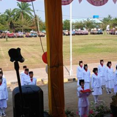 Paskibra MTsN 6 Mukomuko Ikut Andil dalam Upacara Peringatan HUT RI ke- 79