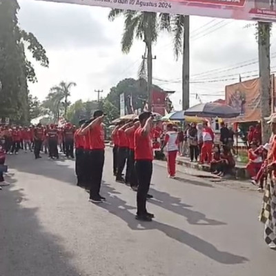 TIM GERAK JALAN MTSN 1 BU KATEGORI INSTANSI MENJADI JUARA 1