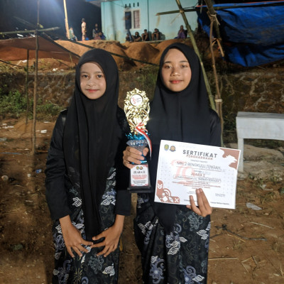 MIN 2 Bengkulu Tengah Raih Juara 2 dalam Karnaval Desa Harapan Makmur Peringati 17 Agustus 2024