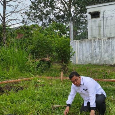 KUA Tebat Karai Ukur Arah Kiblat di Titik Lokasi Pembangunan Musala Polsek Tebat Karai