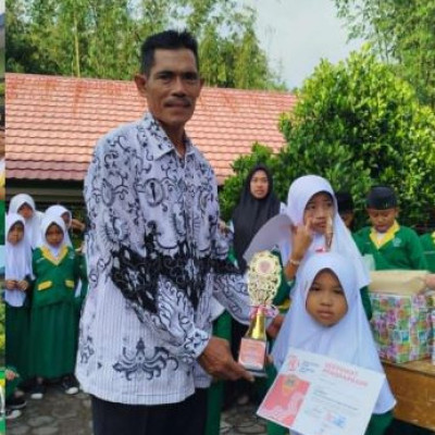 MIN 1 Kepahiang Bagikan Hadiah Kepada Pemenang Kegiatan Lomba HUT RI ke-79