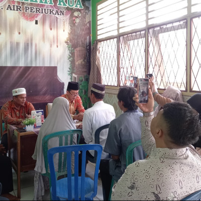 Nikah Di KUA,  Kepala KUA Kecamatan Air Periukan Berikan Khutbah Nikah Bertema Pentingnya Komunikasi