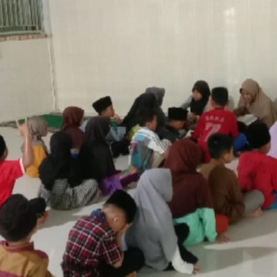 Pembinaan Santri TPQ Oleh Penyuluh Agama Islam KUA Kecamatan Seluma Barat