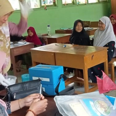 Pekan Imunisasi Nasional Di Laksanakan Pada Siswa/i MIN 4 Seluma