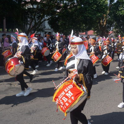 Membanggakan, Gema Santri Baitul Makmur Sabet Juara 1 Festifal Drumband