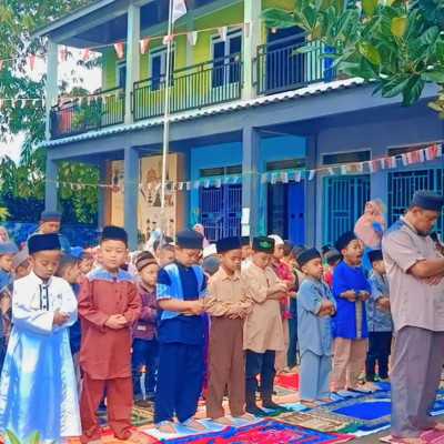 MI-Ster AL FATIH Junjung Tinggi Arti Kebersamaan