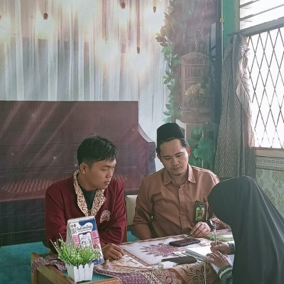 Layanan Kantor : KUA Kecamatan Air Periukan Terima Permohonan Duplikat Nikah Warga Desa Lawang Agung