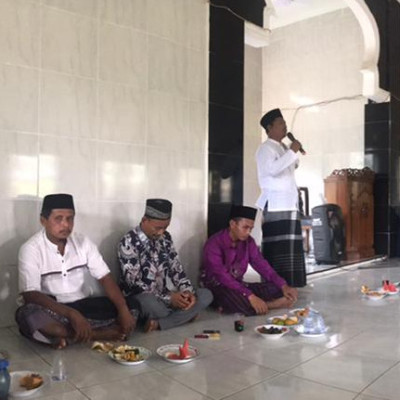 Penyuluh Agama Dan Staf KUA Kecamatan Seluma Timur Ikuti Pengajian Rutin Bulanan BKMT