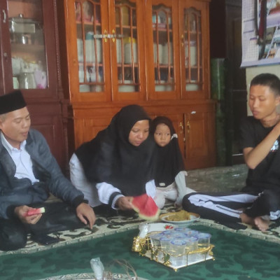 Tingkatkan Kepedulian, Keluarga Besar MIN 2 Kobe Adakan Kunjungan Sosial