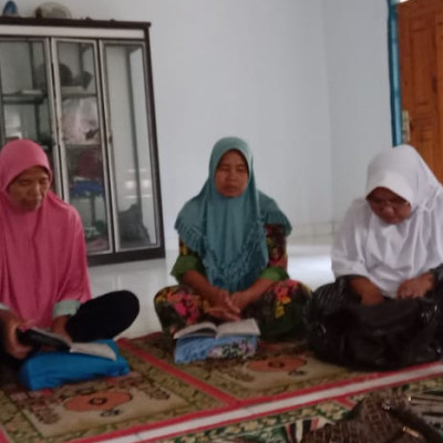 Penyuluh Agama Islam Sampaikan Materi Berbagi Itu Indah Pada MT Aisyah Binaanya