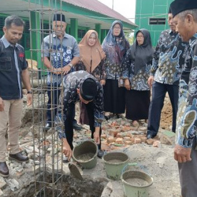 Peletakan Batu Pertama Pembuatan Gazebo Literasi  di MAN 2 Kepahiang