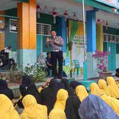 Police Goes to School: Sat Lantas Polres Rejang Lebong Gelar Sosialisasi di MIN 1 RL