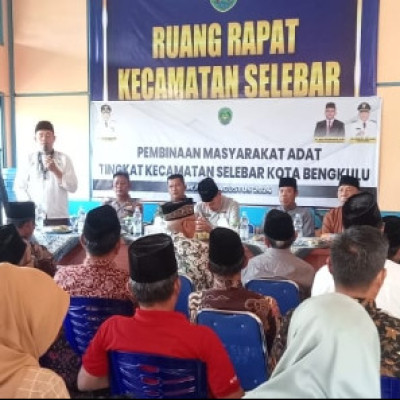 Hadiri Pembinaan Tentang Adat, Ka. KUA Selebar : Penghulu Wajib Paham Adat