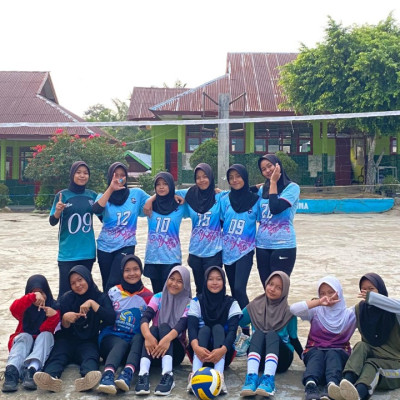 Voli Putri MTsN 2 Seluma Sparing Bersama SMAN 1 Seluma