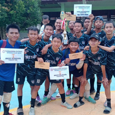 Tim Mattwosel MTsN 2 Seluma Raih Juara 1  Turnamen Futsal Spendu Cup 2024