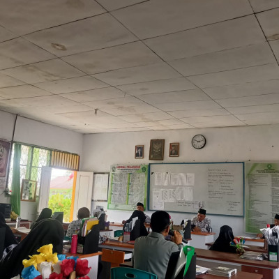 Tingkatkan Kedisiplinan Guru ,MTs Muhammadiyah Curup Gelar Rapat Bulanan