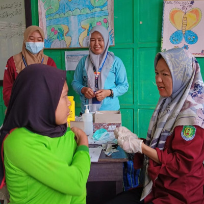 Siswa Kelas 6 MIN 3 Bengkulu Tengah Ikuti Imunisasi HPV Untuk Pencegahan Kanker Serviks