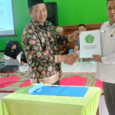 Bahas Program Madrasah, MTsN 2 Mukomuko Gelar Rapat Komite bersama Wali Siswa