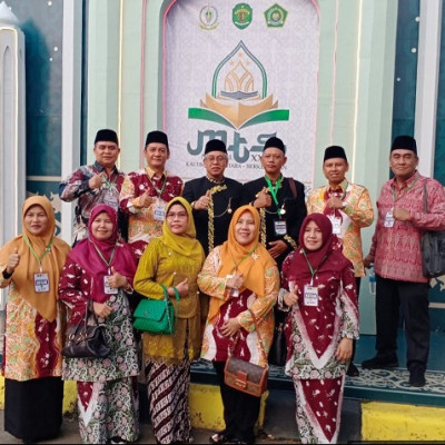 Ketua DWP Kanwil Kemenag Provinsi Bengkulu, Ny. Hj. Nurbaya Abdu, Dampingi Kakanwil Hadiri MTQ Nasional di Kalimantan Timur