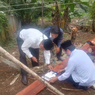 Pengukuran  Ulang Arah Kiblat Imam Masjid Al-falah padang Cekur Libatkan KUA Kecamatan Ilir Talo