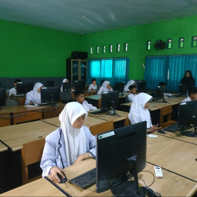 MTsN 1 Bengkulu Utara Melaksanakan Asesmen Nasional Berbasis Komputer (ANBK) Hari Pertama Literasi dan Survei Karakter