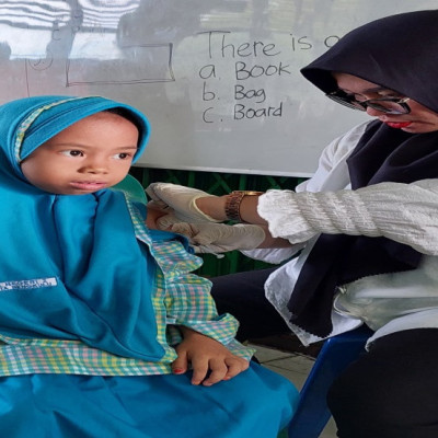 MIN 2 Kota Bengkulu Berikan Vaksin Campak Pada Siswa Kelas 1